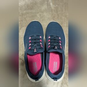 Sketchers GoWalk Size 12 Women's slip on tennis shoes